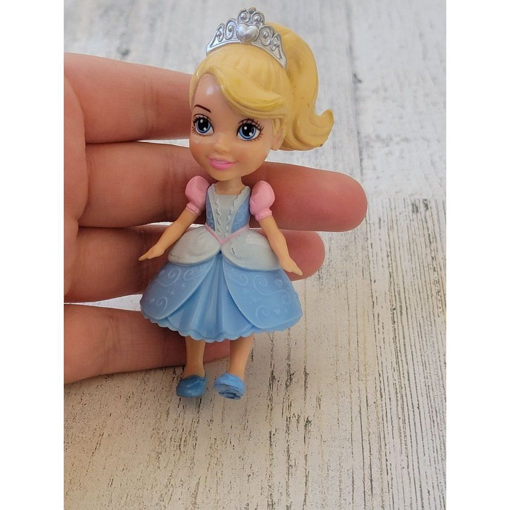 Tiara blonde Queen princess crown blue dress toy figure